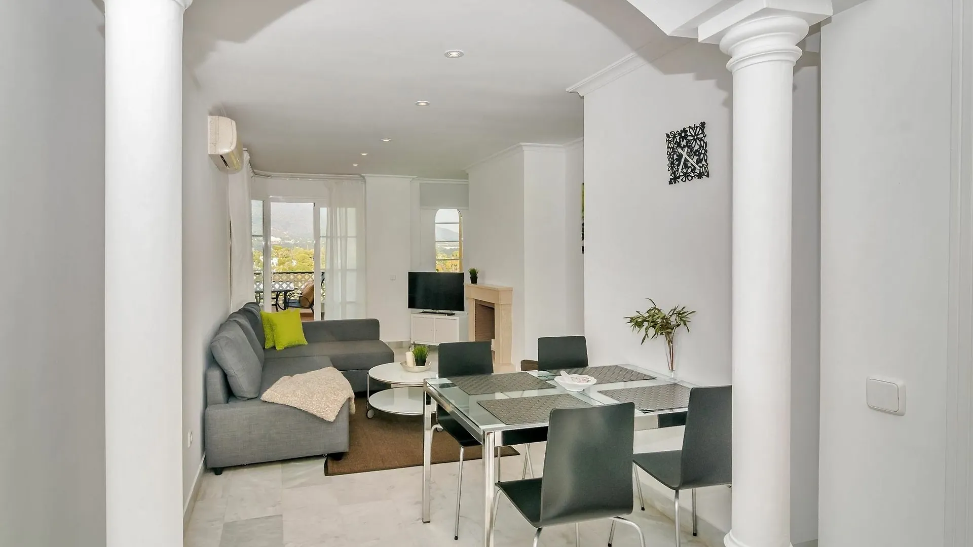 Apartment Senorio Giralda-Sag Roomservice Marbella 0*,